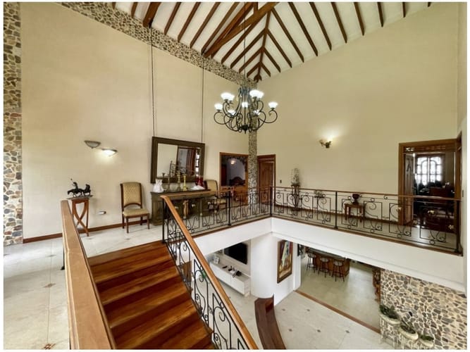 Casa de 6 alcobas en venta en Las Lomitas, Sabaneta, 1530 m² · foto 17 de 24
