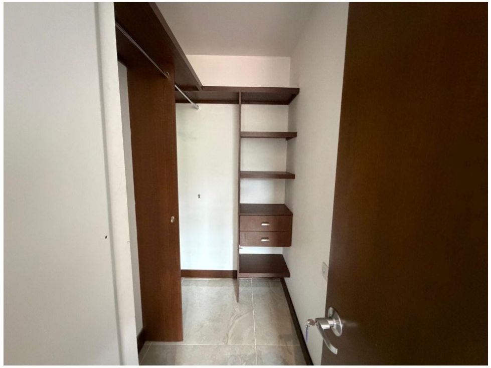 Apartamento en venta en El Poblado, Medellín · foto 22 de 24