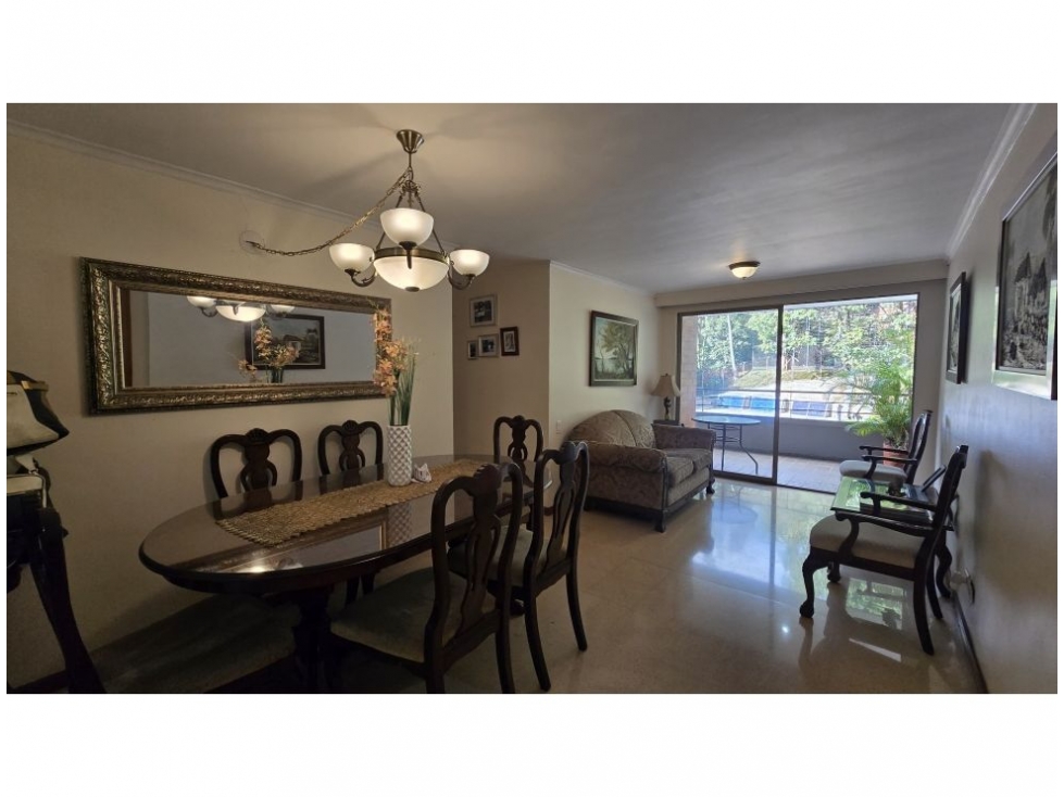 Apartamento en venta en El Poblado, Medellín · foto 2 de 18