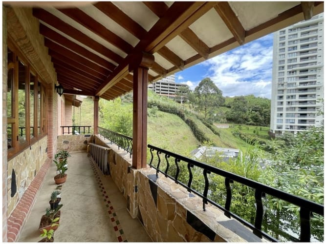 Casa de 6 alcobas en venta en Las Lomitas, Sabaneta, 1530 m² · foto 21 de 24