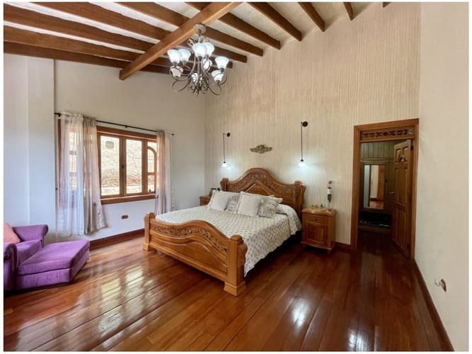 Casa de 6 alcobas en venta en Las Lomitas, Sabaneta, 1530 m² · foto 23 de 24