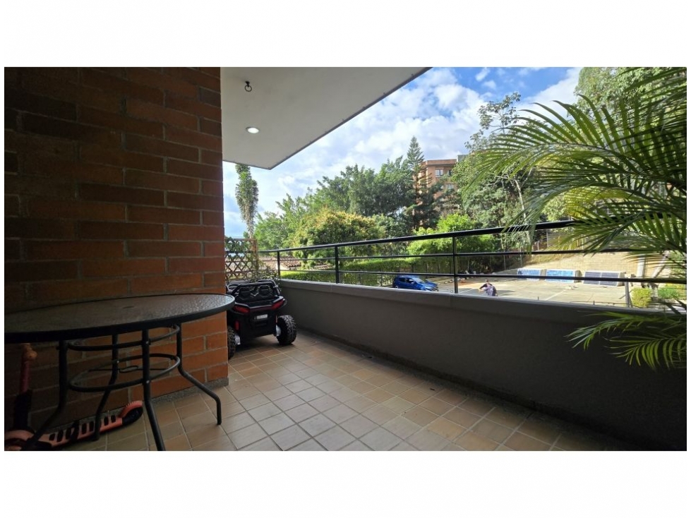 Apartamento en venta en El Poblado, Medellín · foto 5 de 18