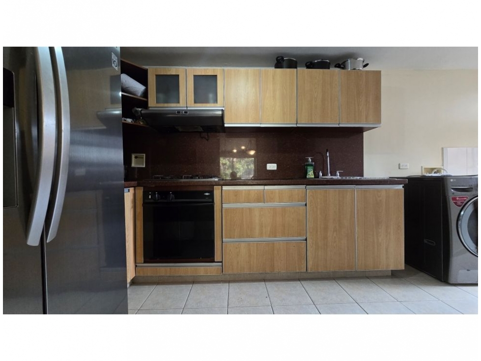 Apartamento en venta en El Poblado, Medellín · foto 7 de 18