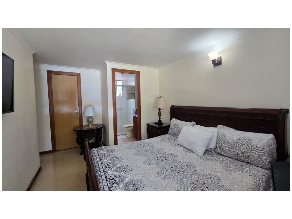 Apartamento en venta en El Poblado, Medellín · foto 12 de 18