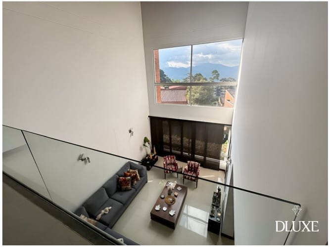 Casa de 3 alcobas en venta en Loma Del Escobero, Envigado, 1500 m² · foto 4 de 17