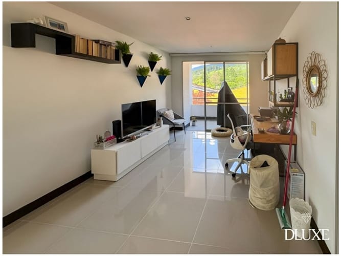 Casa de 3 alcobas en venta en Loma Del Escobero, Envigado, 1500 m² · foto 8 de 17