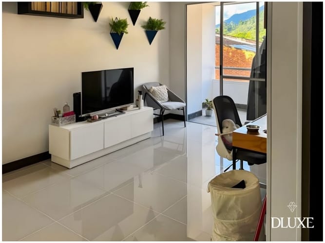 Casa de 3 alcobas en venta en Loma Del Escobero, Envigado, 1500 m² · foto 9 de 17