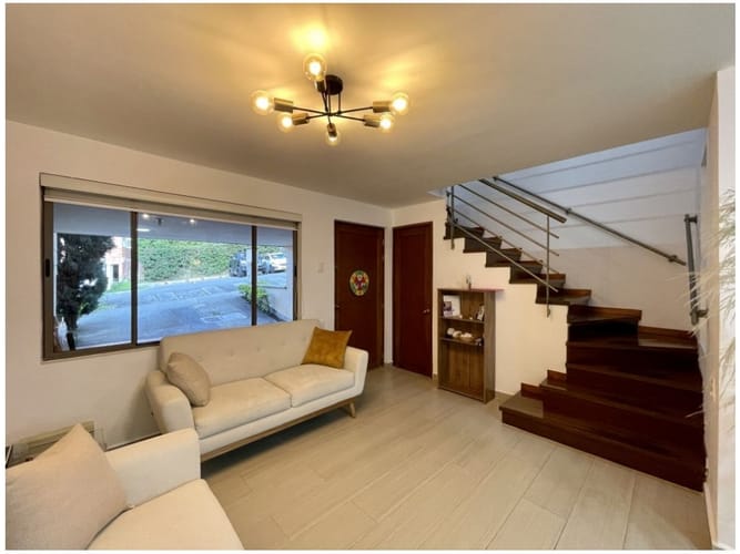 Casa de 3 alcobas en venta en Cumbres, Envigado, 204 m² · foto 2 de 19