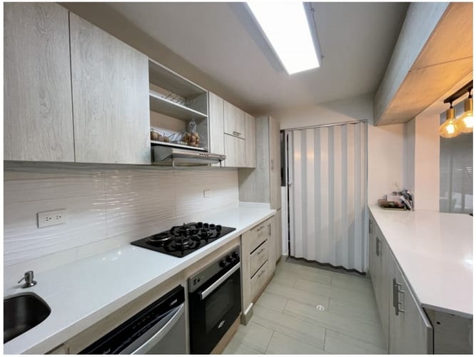 Casa de 3 alcobas en venta en Cumbres, Envigado, 204 m² · foto 4 de 19