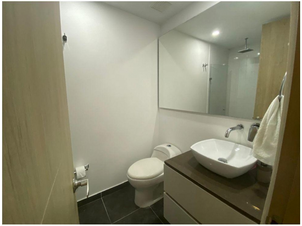 Apartamento en venta en Loma Del Esmeraldal, Envigado · foto 6 de 13