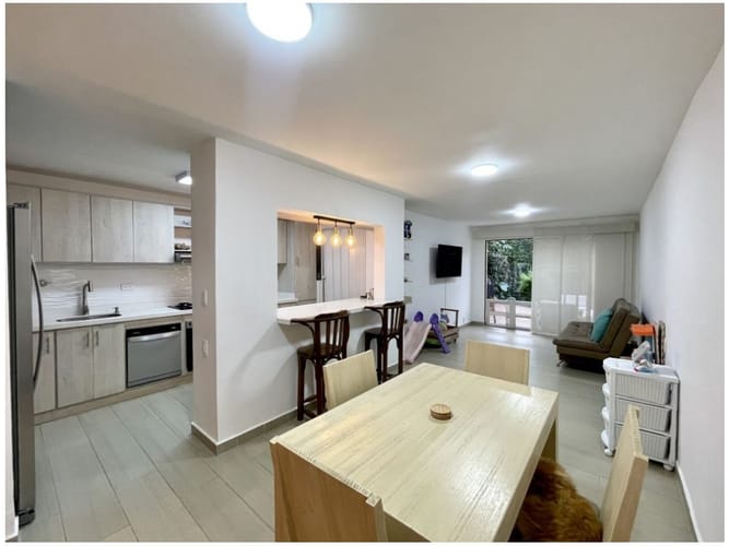 Casa de 3 alcobas en venta en Cumbres, Envigado, 204 m² · foto 5 de 19