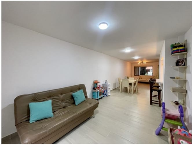 Casa de 3 alcobas en venta en Cumbres, Envigado, 204 m² · foto 6 de 19