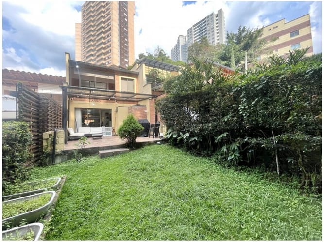 Casa de 3 alcobas en venta en Cumbres, Envigado, 204 m² · foto 10 de 19