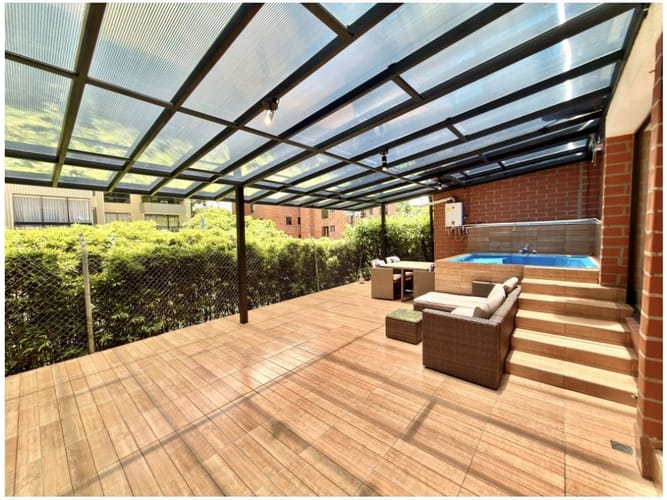 Casa de 4 alcobas en venta en Los Naranjos, Medellín, 240 m² · foto 7 de 22