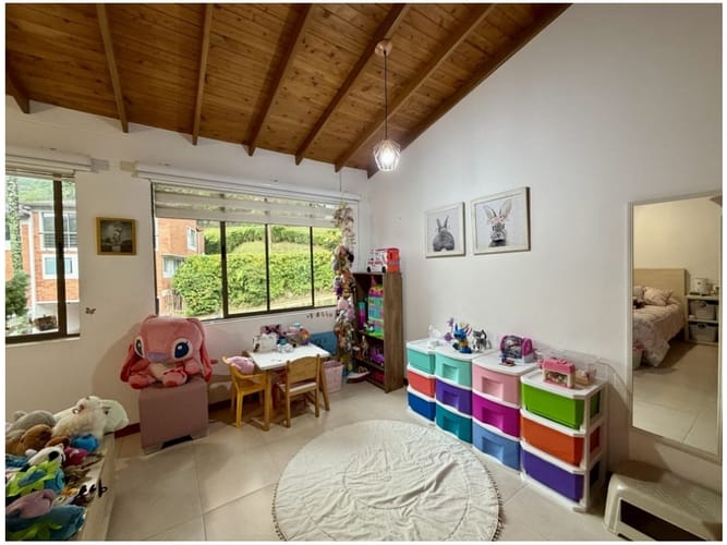 Casa de 3 alcobas en venta en Cumbres, Envigado, 204 m² · foto 17 de 19