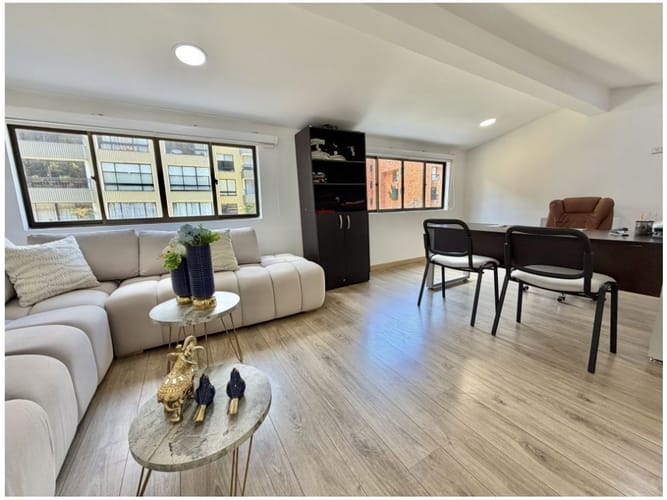 Casa de 4 alcobas en venta en Los Naranjos, Medellín, 240 m² · foto 13 de 22