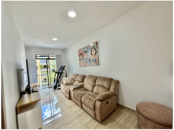 Casa de 4 alcobas en venta en Los Naranjos, Medellín, 240 m² · foto 15 de 22