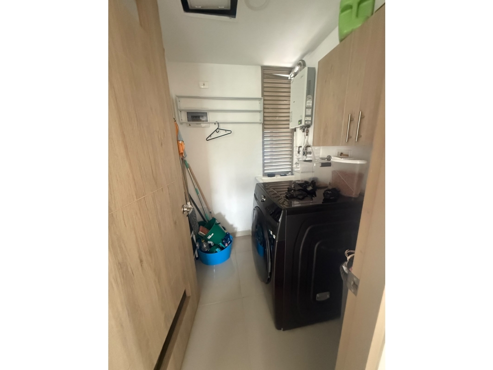 Apartamento en venta en Loma Del Esmeraldal, Envigado · foto 10 de 24