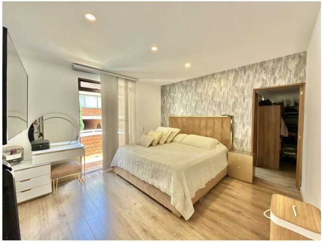 Casa de 4 alcobas en venta en Los Naranjos, Medellín, 240 m² · foto 16 de 22