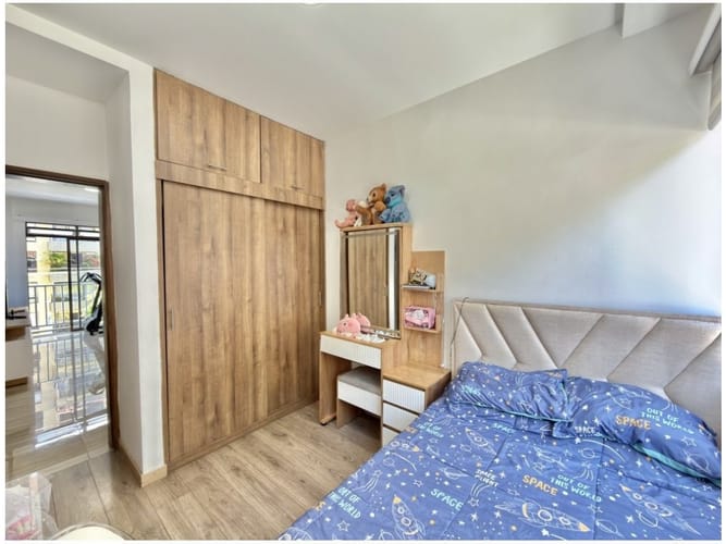 Casa de 4 alcobas en venta en Los Naranjos, Medellín, 240 m² · foto 18 de 22