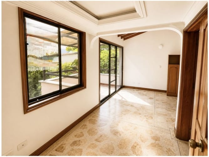 Casa de 4 alcobas en venta en El Poblado, Medellín, 312 m² · foto 3 de 14