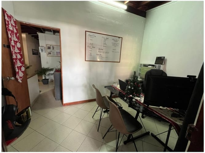 Casa de 4 alcobas en venta en Estadio, Medellín, 137 m² · foto 4 de 11