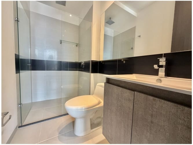 Apartamento de 3 alcobas en venta en El Poblado, Medellín, 138 m² · foto 11 de 18