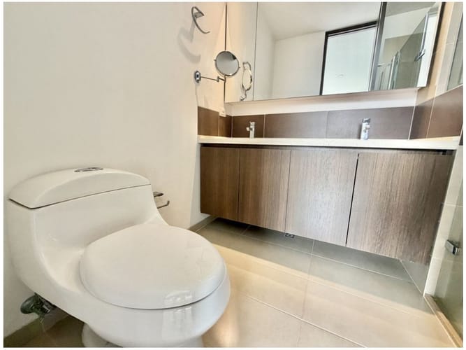 Apartamento de 3 alcobas en venta en El Poblado, Medellín, 138 m² · foto 17 de 18