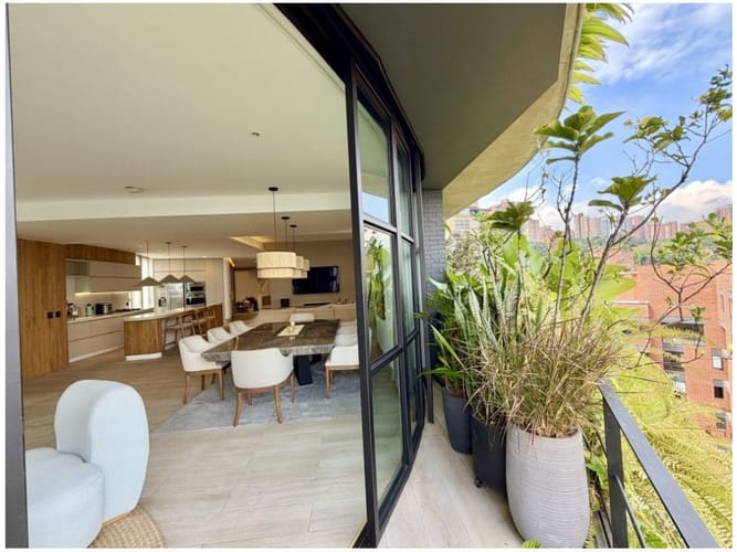 Apartamento de 2 alcobas en venta en El Poblado, Medellín, 345 m² · foto 5 de 24