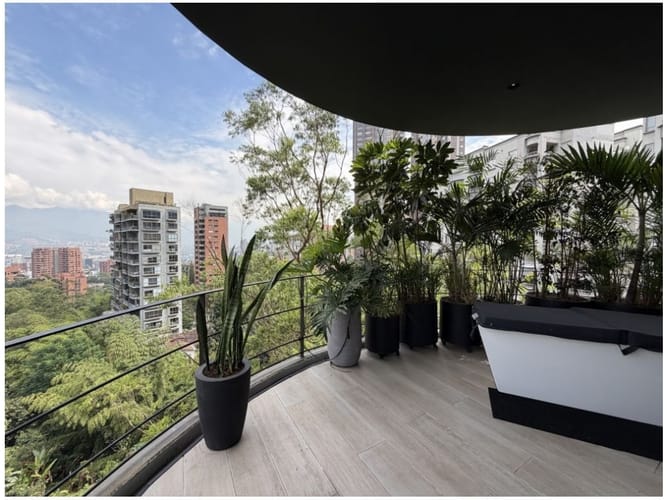 Apartamento de 2 alcobas en venta en El Poblado, Medellín, 345 m² · foto 6 de 24