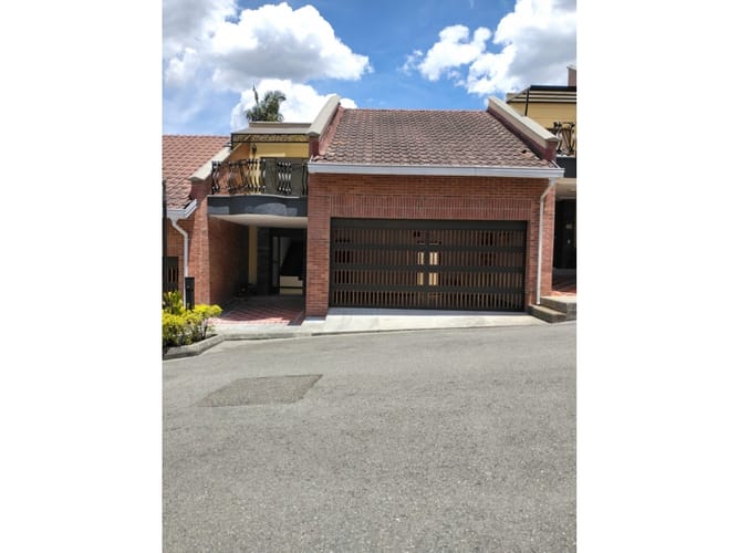 Casa de 4 alcobas en venta en El Poblado, Medellín, 276 m² · foto 4 de 17