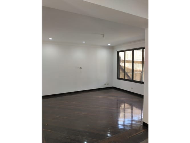 Casa de 4 alcobas en venta en El Poblado, Medellín, 276 m² · foto 7 de 17