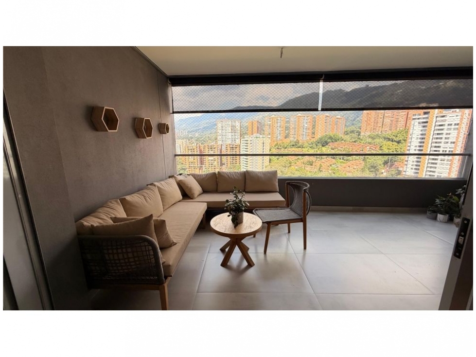 Apartamento en venta en Loma De Las Brujas, Envigado · foto 2 de 21
