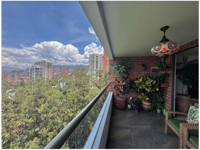 Apartamento de 3 alcobas en venta en Los Balsos, Medellín, 174 m² · foto 1 de 12