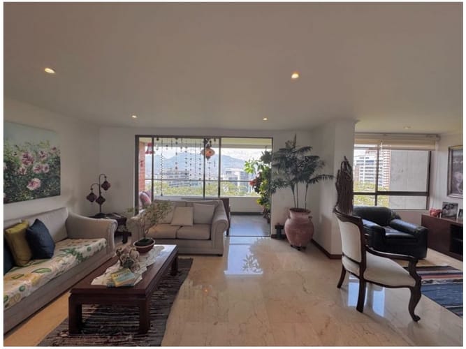 Apartamento de 3 alcobas en venta en Los Balsos, Medellín, 174 m² · foto 3 de 12