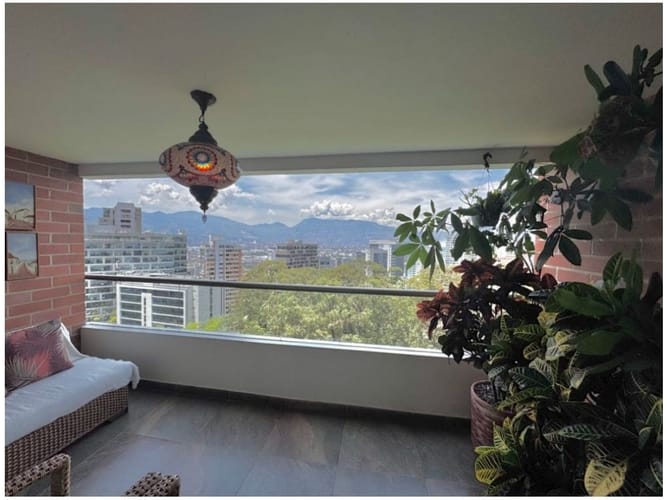 Apartamento de 3 alcobas en venta en Los Balsos, Medellín, 174 m² · foto 4 de 12
