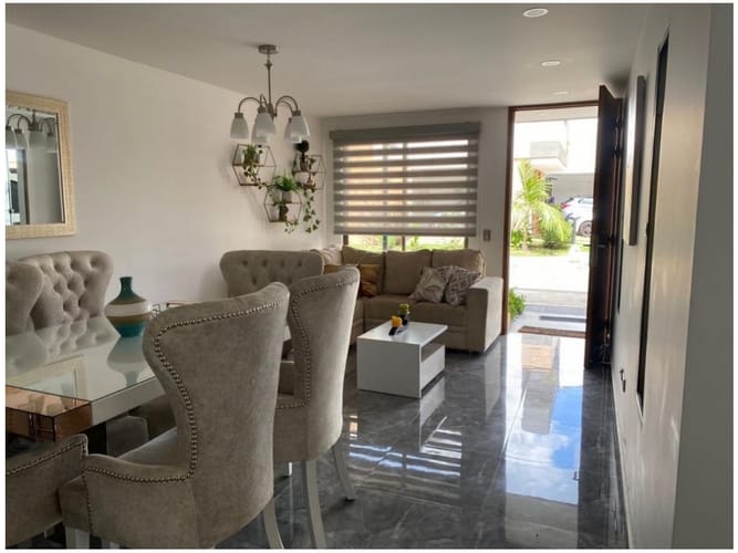 Casa de 4 alcobas en venta en La Ceja, 160 m² · foto 2 de 9