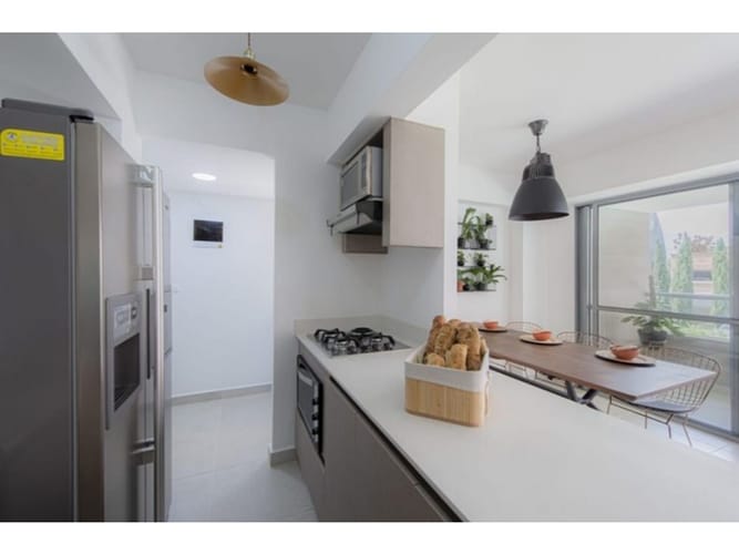 Apartamento de 2 alcobas en venta en El Poblado, Medellín, 118 m² · foto 4 de 24