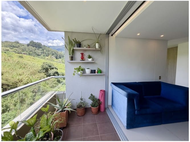 Apartamento de 3 alcobas en venta en El Chingui, Envigado, 93 m² · foto 2 de 8