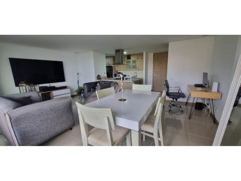 Apartamento en venta en Loma Del Esmeraldal, Envigado · foto 2 de 5