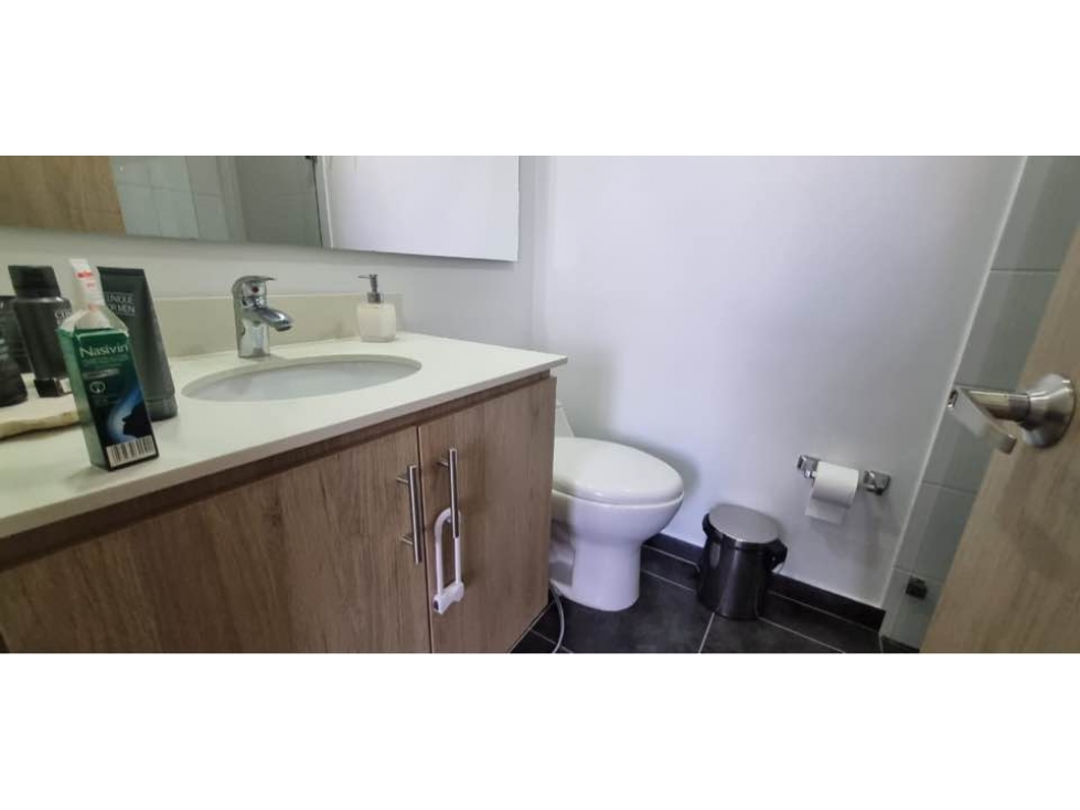 Apartamento en venta en Loma Del Esmeraldal, Envigado · foto 4 de 5