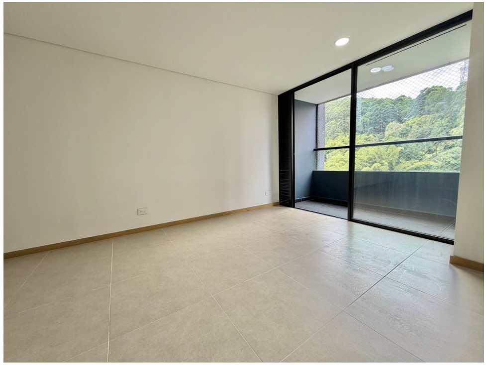 Apartamento en venta en El Poblado, Medellín · foto 2 de 13