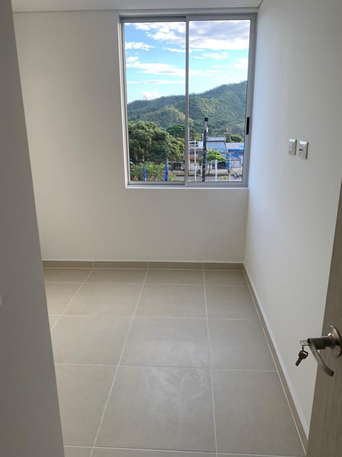 Apartamento de 3 alcobas en venta en Picaleña Y Mirolindo, Ibagué, 70 m² · foto 4 de 13