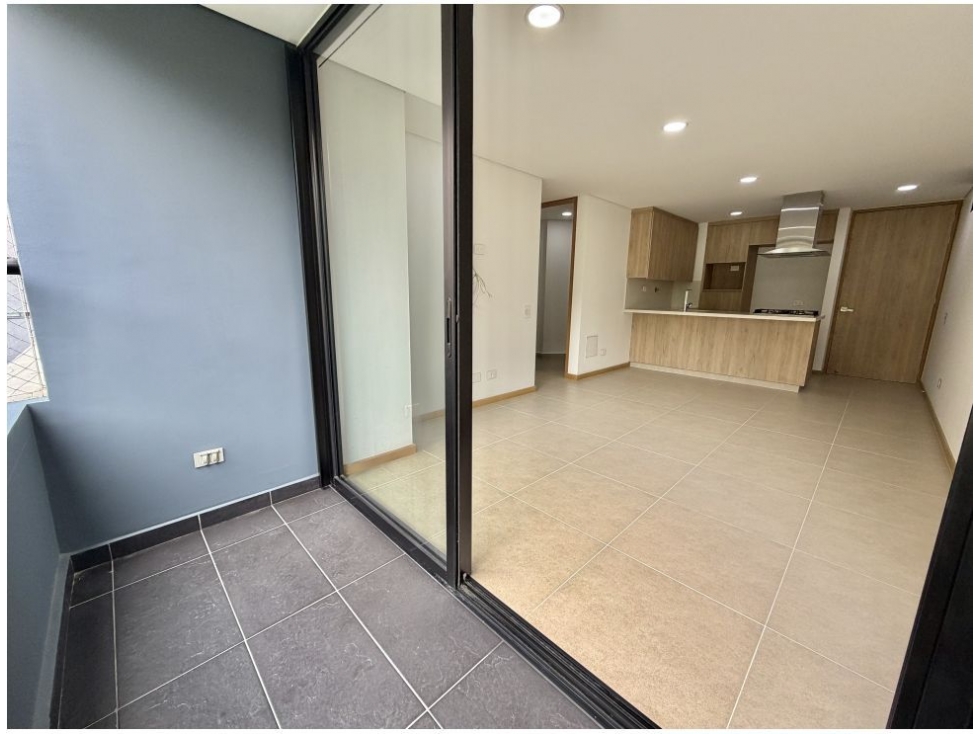 Apartamento en venta en El Poblado, Medellín · foto 5 de 13