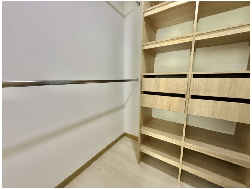 Apartamento en venta en El Poblado, Medellín · foto 10 de 13