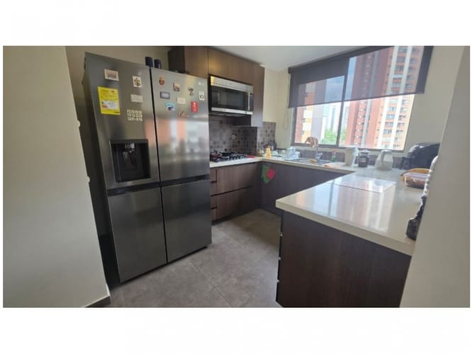 Apartamento de 2 alcobas en venta en El Poblado, Medellín, 116 m² · foto 4 de 18
