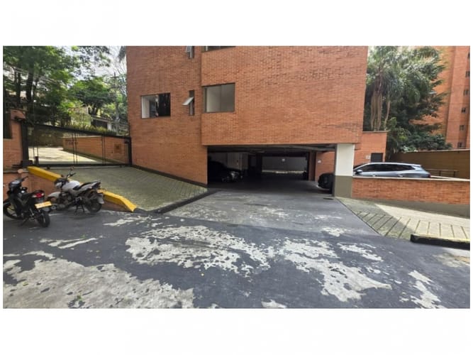 Apartamento de 2 alcobas en venta en El Poblado, Medellín, 116 m² · foto 16 de 18