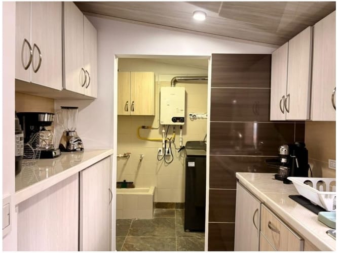 Apartamento de 3 alcobas en venta en Las Lomas, Medellín, 126 m² · foto 11 de 24