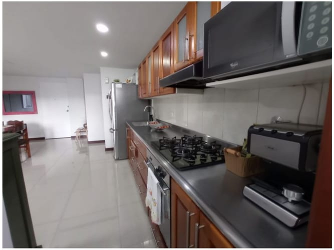Apartamento de 3 alcobas en venta en El Poblado, Medellín, 88 m² · foto 8 de 19