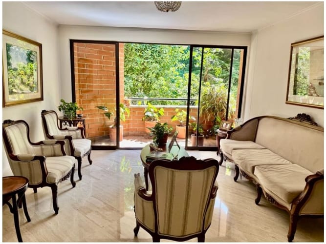 Apartamento de 3 alcobas en venta en El Poblado, Medellín, 142 m² · foto 3 de 24